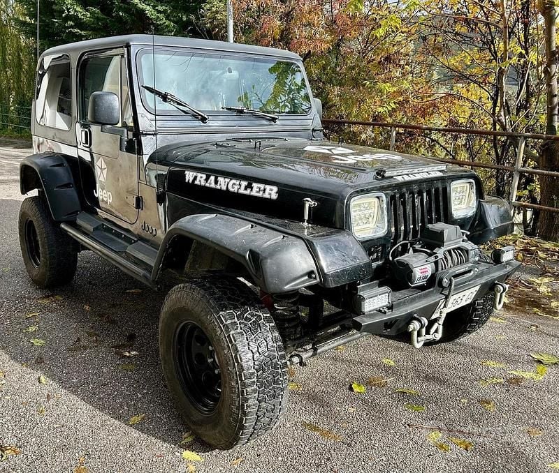 Usata Jeep Wrangler 121 CV (88 kW) 1990 Nero SUV
