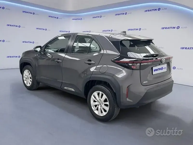 Usata Toyota Yaris Cross Business Edition 92 CV (67 kW) 2021 Grigio SUV