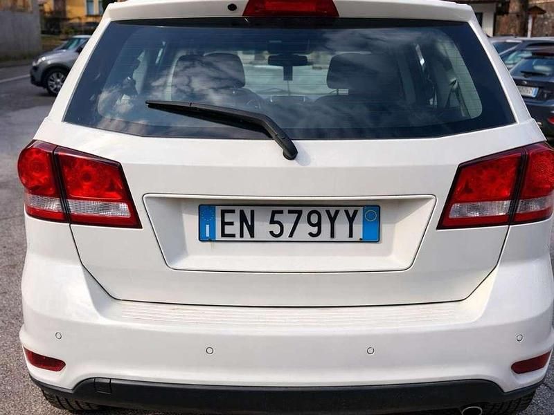 Käytetty Fiat Freemont 140 HP (102 kW) 2012 Valkoinen Katumaasturi