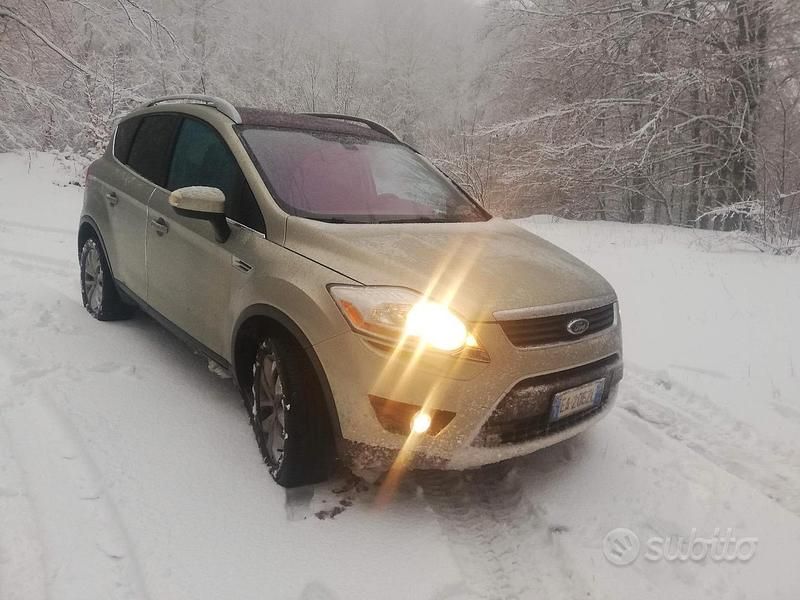 Usata Ford Kuga Titanium 136 CV (100 kW) 2010 Grigio SUV