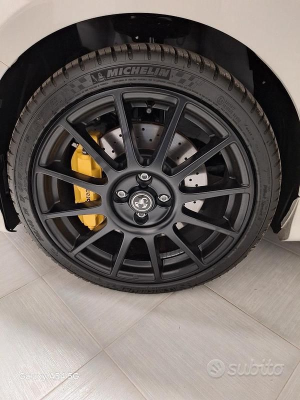 Usata Abarth 695 180 CV (132 kW) 2024 Bianco Utilitaria
