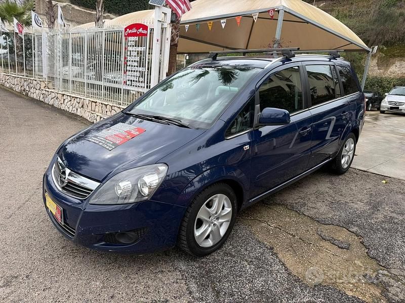 Usata Opel Zafira 110 CV (80 kW) 2012 Blu Monovolume
