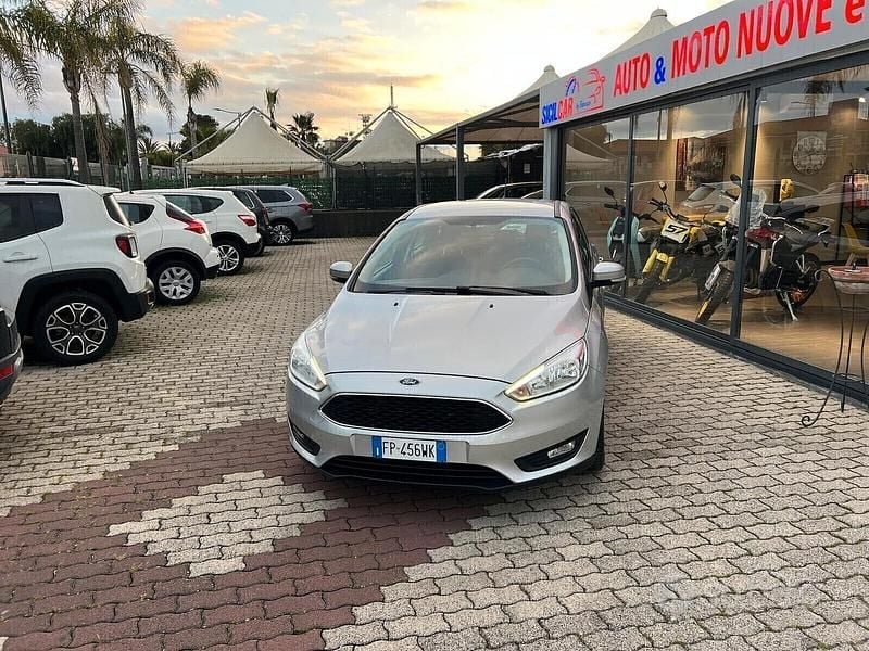 Usata Ford Focus Titanium 120 CV (88 kW) 2019 Grigio Berlina
