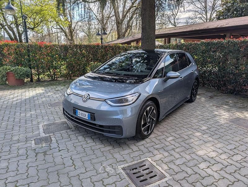 Usata VW ID.3 Pro 69 kW (95 CV) 2020 Moonstone grey/tetto black Utilitaria