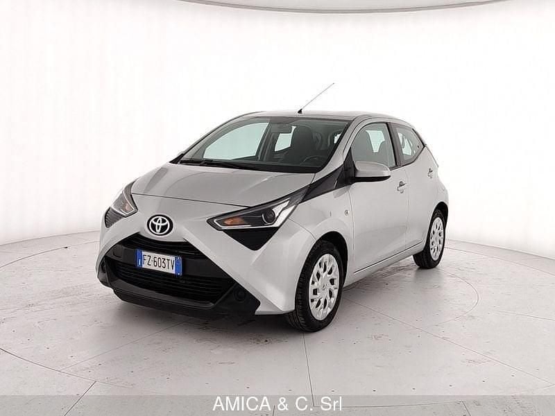 Usata Toyota Aygo Trend 72 CV (52 kW) 2019 Grigio Utilitaria