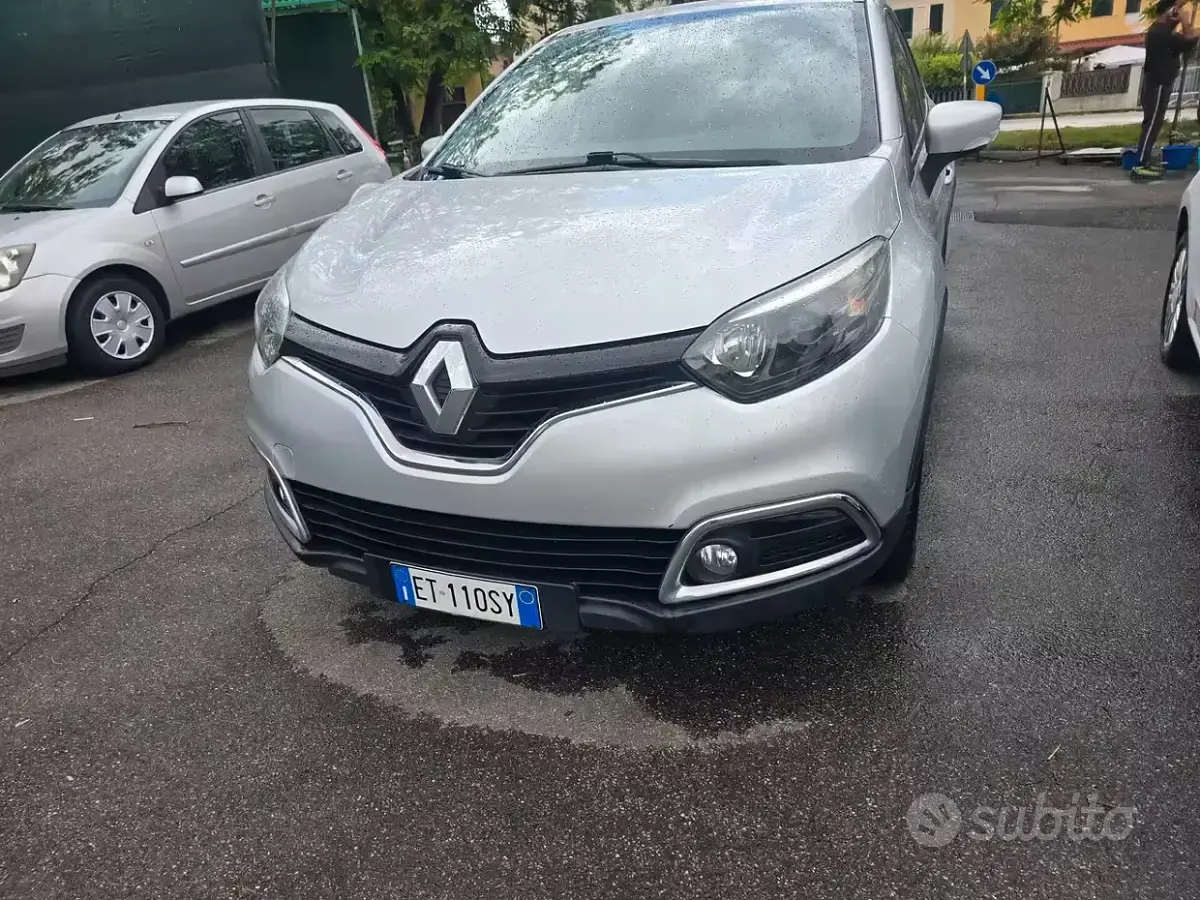 Usata Renault Captur 90 CV (66 kW) 2014 Grigio SUV