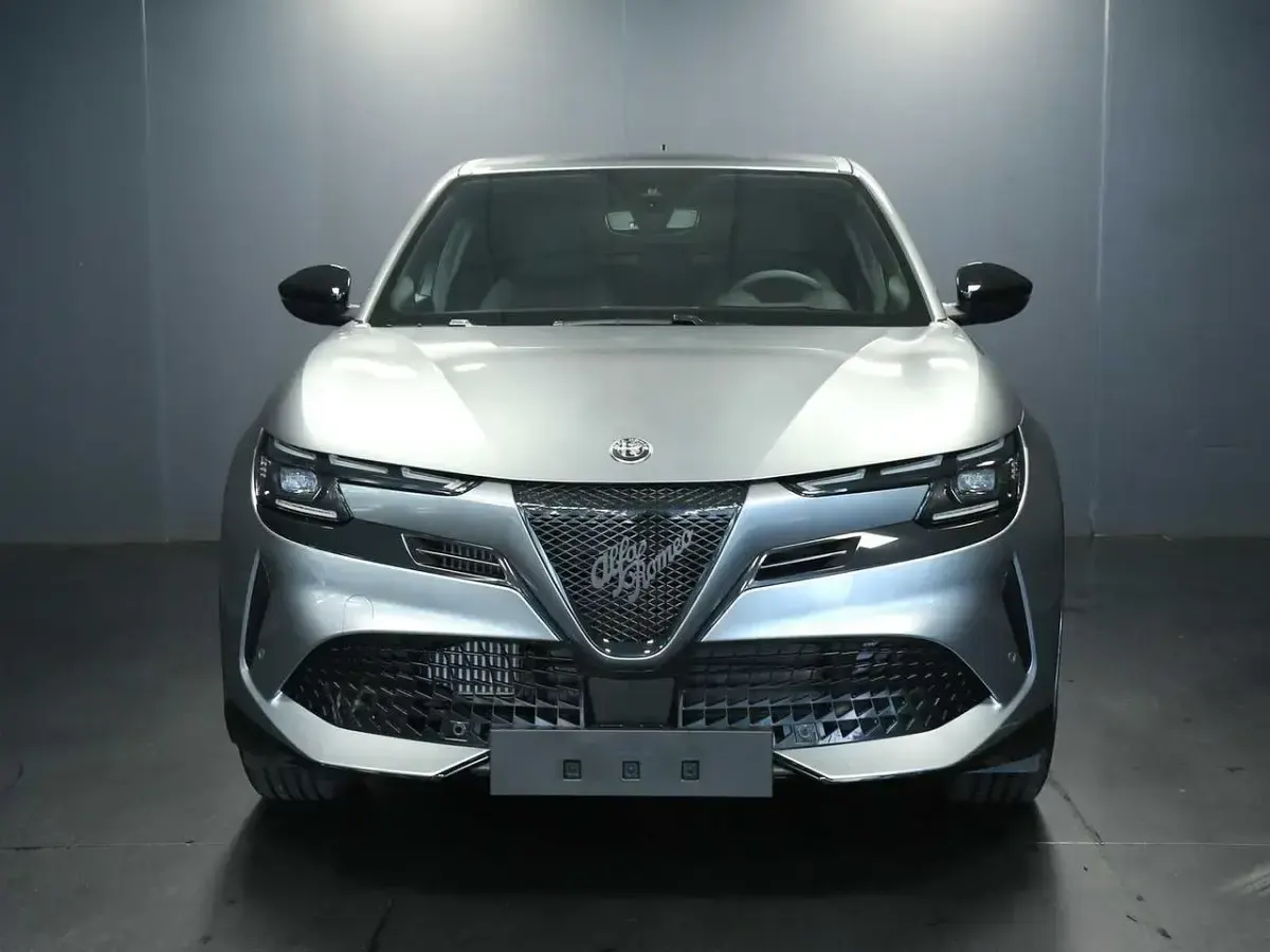 Nuova Alfa Romeo GT Junior 145 CV (106 kW) 2026 Grigio Berlina