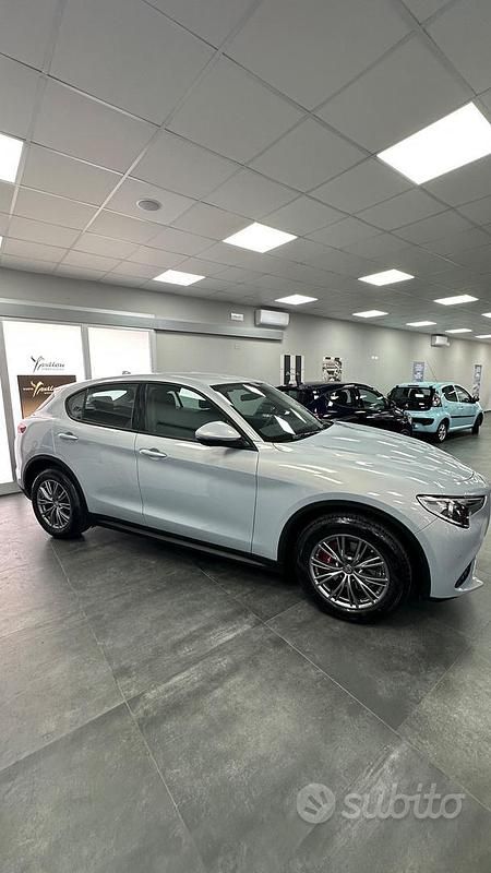 Usata Alfa Romeo Stelvio Business 160 CV (117 kW) 2020 Blu SUV
