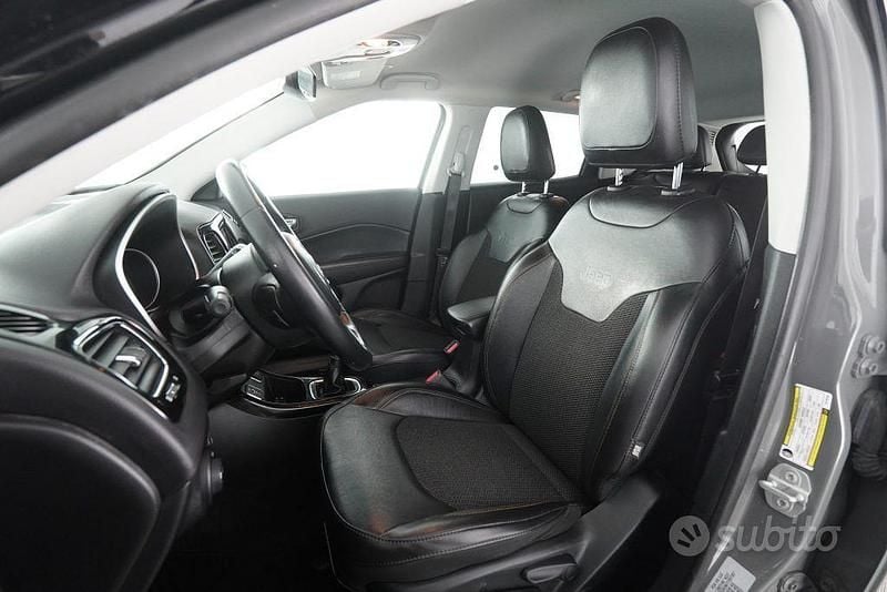Usata Jeep Compass Limited 140 CV (102 kW) 2019 Sting gray con tetto gloss black SUV