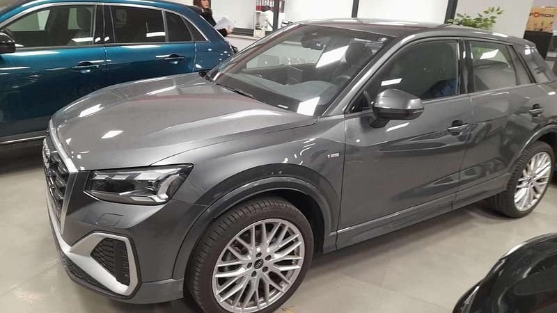 Usata Audi Q2 150 CV (110 kW) 2025 Grigio SUV