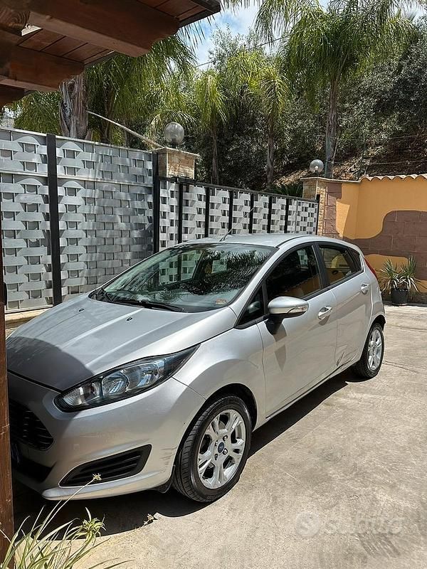 Usata Ford Fiesta 92 CV (67 kW) 2014 Berlina