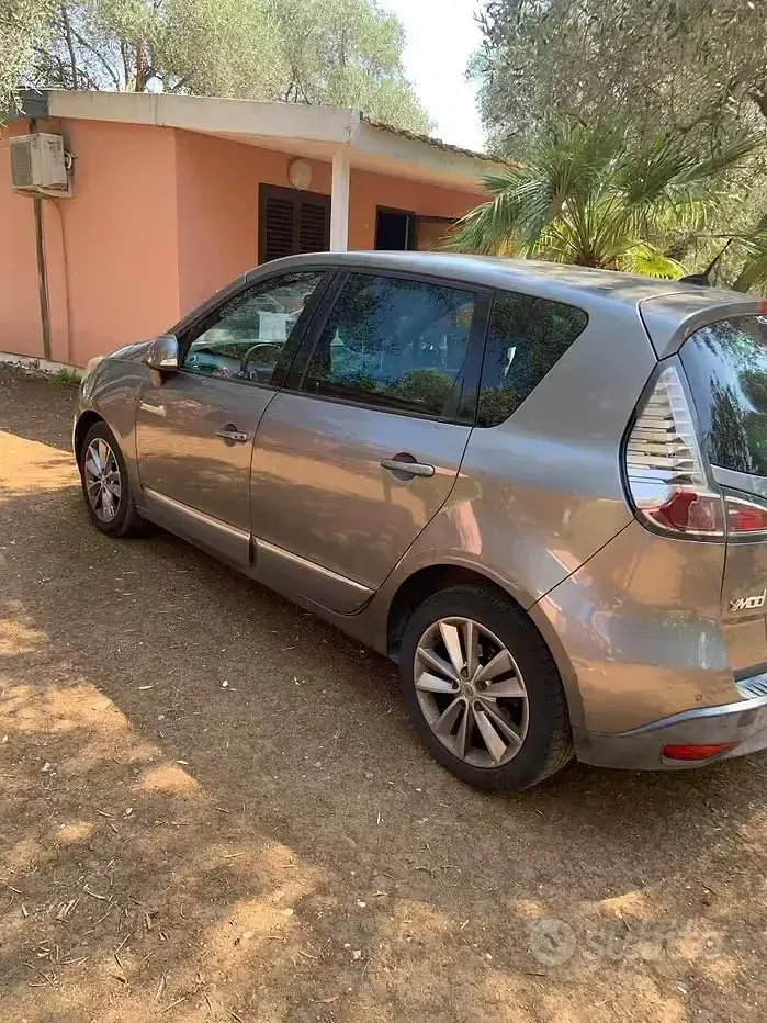 Usata Renault Scénic III XMOD 110 CV (80 kW) 2012 Monovolume