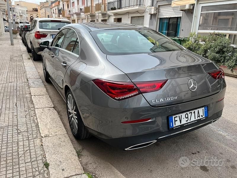 Usata Mercedes CLA180 136 CV (100 kW) 2019 Grigio Berlina