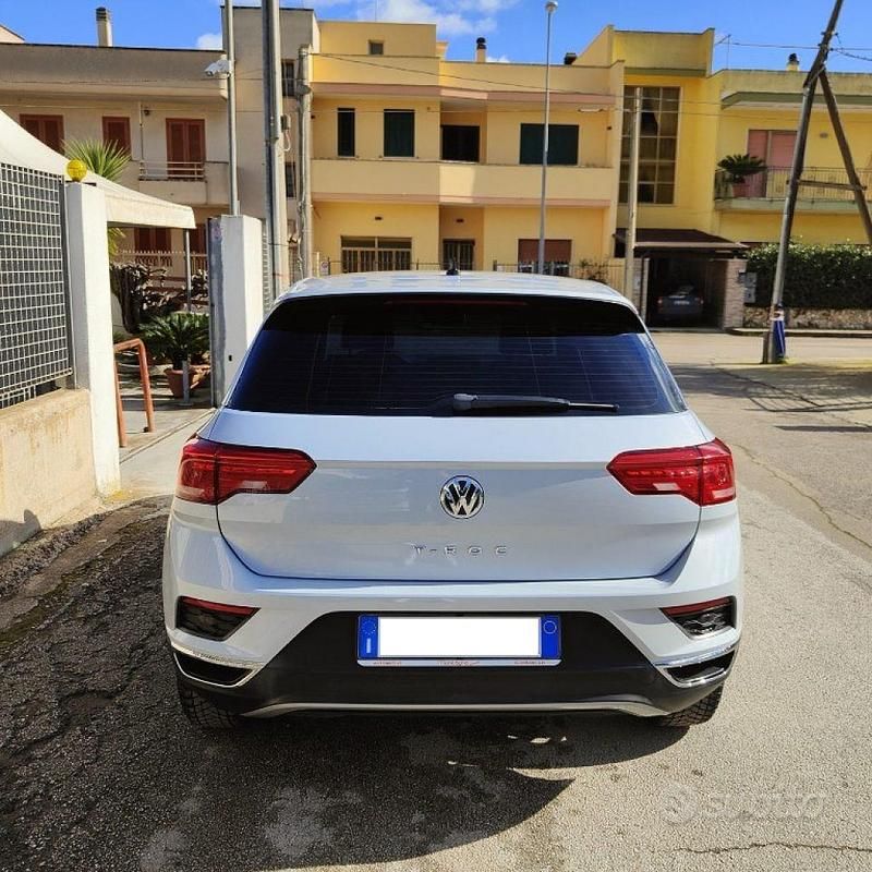 Usata VW T-Roc Business 116 CV (85 kW) 2019 Grigio SUV