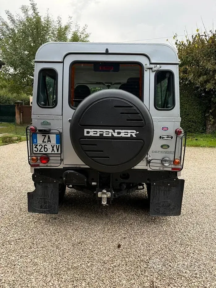Usata Land Rover Defender S 122 CV (89 kW) 2008 Grigio Station wagon