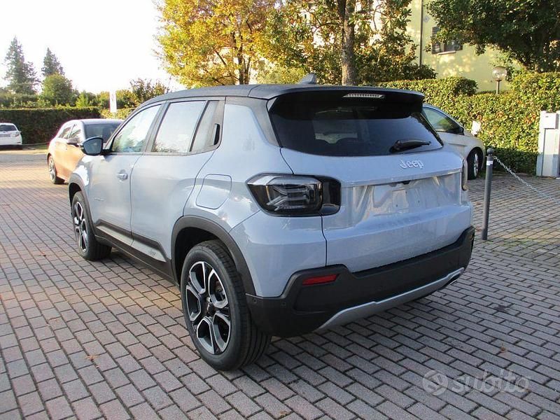 Nuova Jeep Avenger Summit 100 CV (73 kW) 2025 Grigio SUV