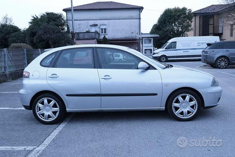 Usata Seat Ibiza 69 CV (50 kW) 2005 Grigio Utilitaria