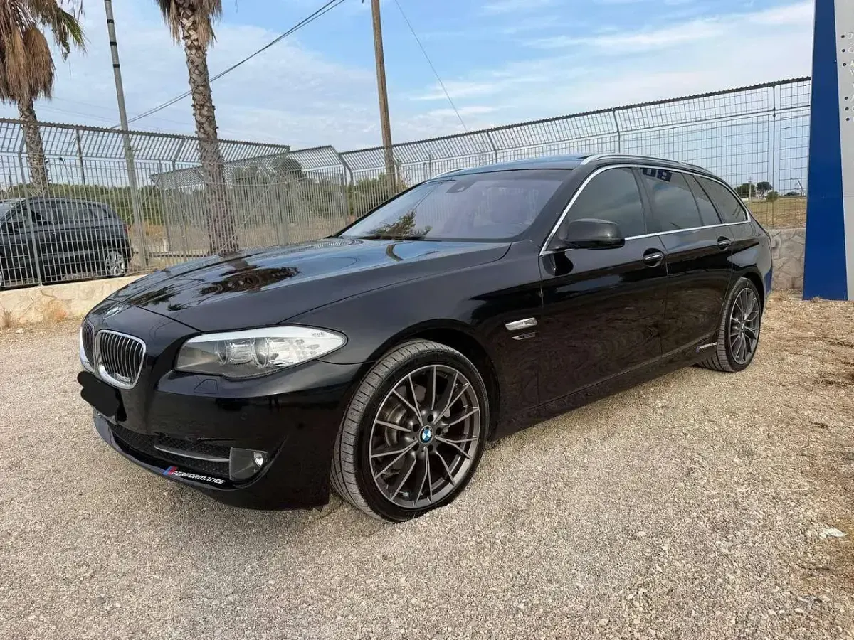 Usata BMW 520 184 CV (135 kW) 2010 Nero Station wagon