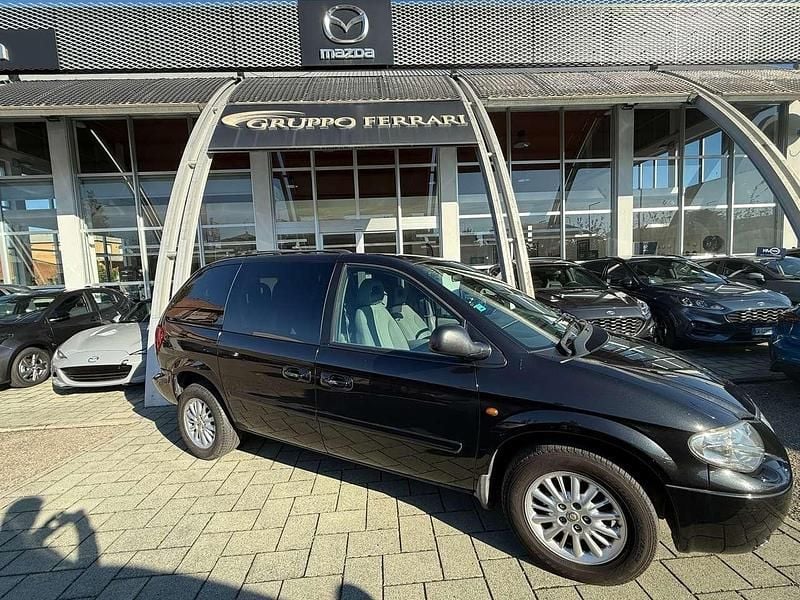 Nero Usata 2008 Chrysler Voyager Monovolume | 3700 € (Buon prezzo) - Immagine 1/4