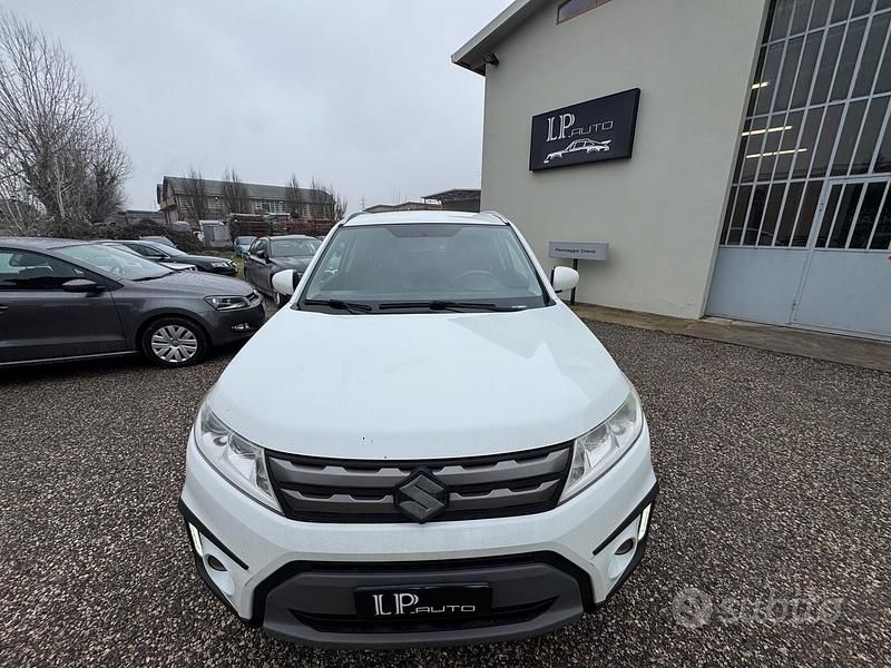 Usata Suzuki Vitara 119 CV (87 kW) 2017 Bianco Station wagon