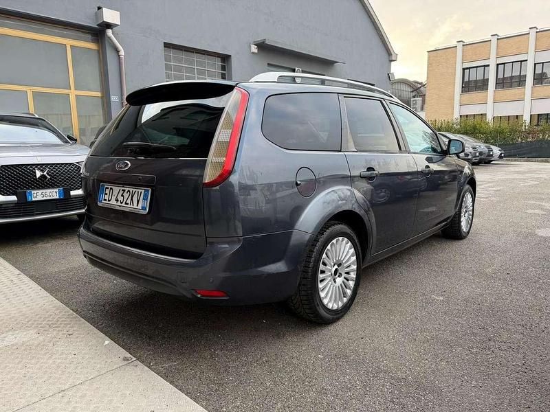 Usata Ford Focus Titanium 120 CV (88 kW) 2011 Grigio Station wagon