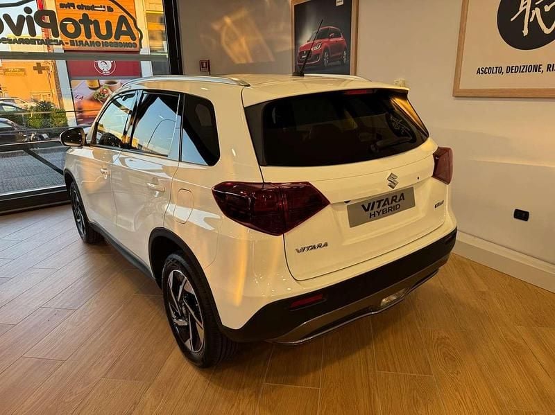 Nuova Suzuki Vitara 110 CV (80 kW) 2025 Bianco santorini SUV