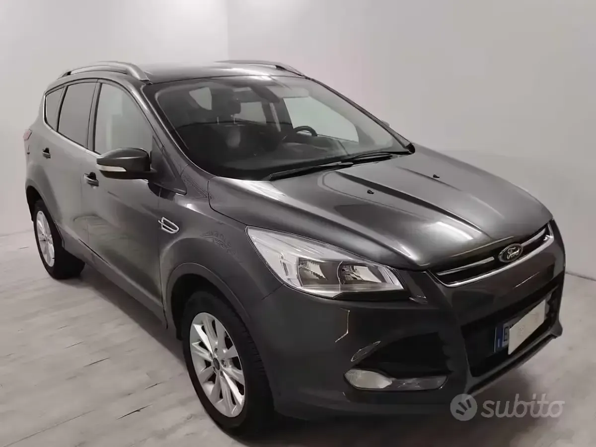 Usata Ford Kuga Titanium 120 CV (88 kW) 2015 Grigio SUV