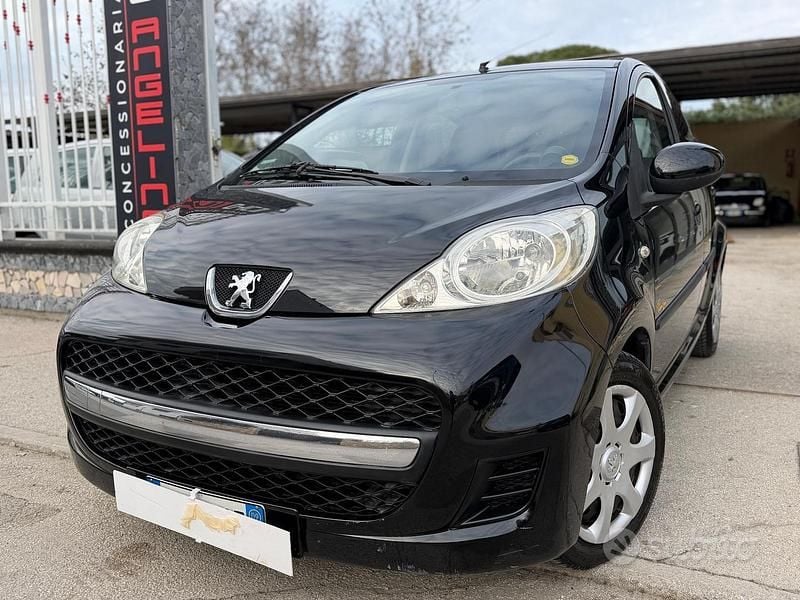 Usata Peugeot 107 68 CV (50 kW) 2009 Nero Utilitaria