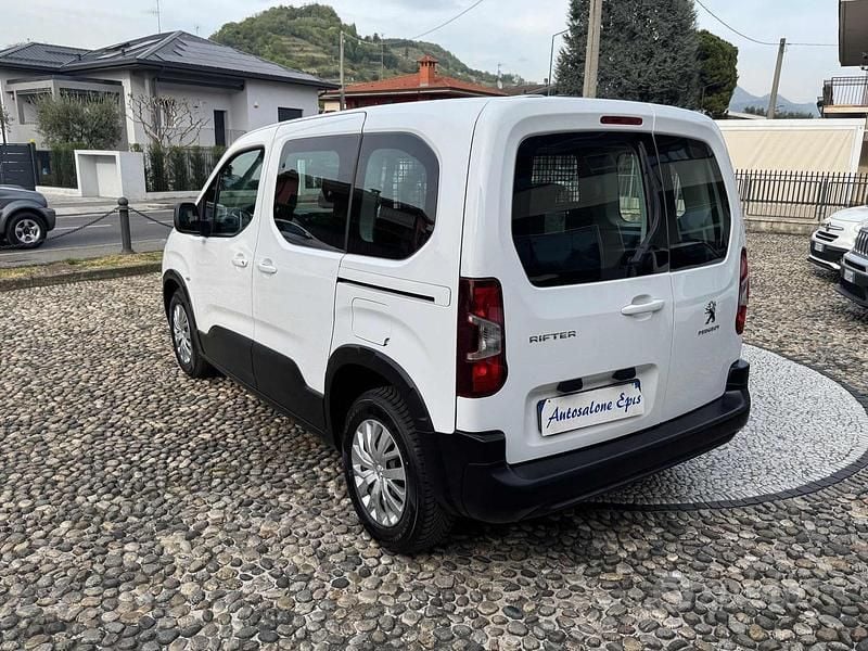Käytetty Peugeot Rifter Active 102 HP (75 kW) 2022 Valkoinen Tila-auto