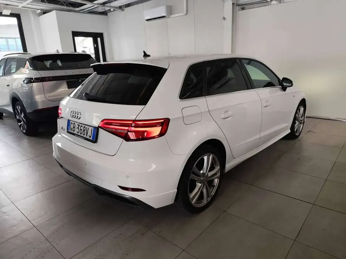 Usata Audi A3 Advanced 116 CV (85 kW) 2020 Bianco Berlina