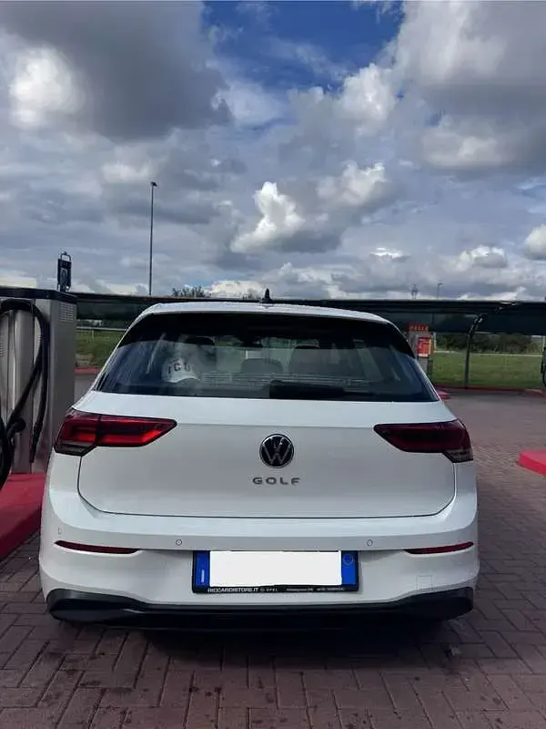 Usata VW Golf VIII Life 110 CV (80 kW) 2020 Berlina