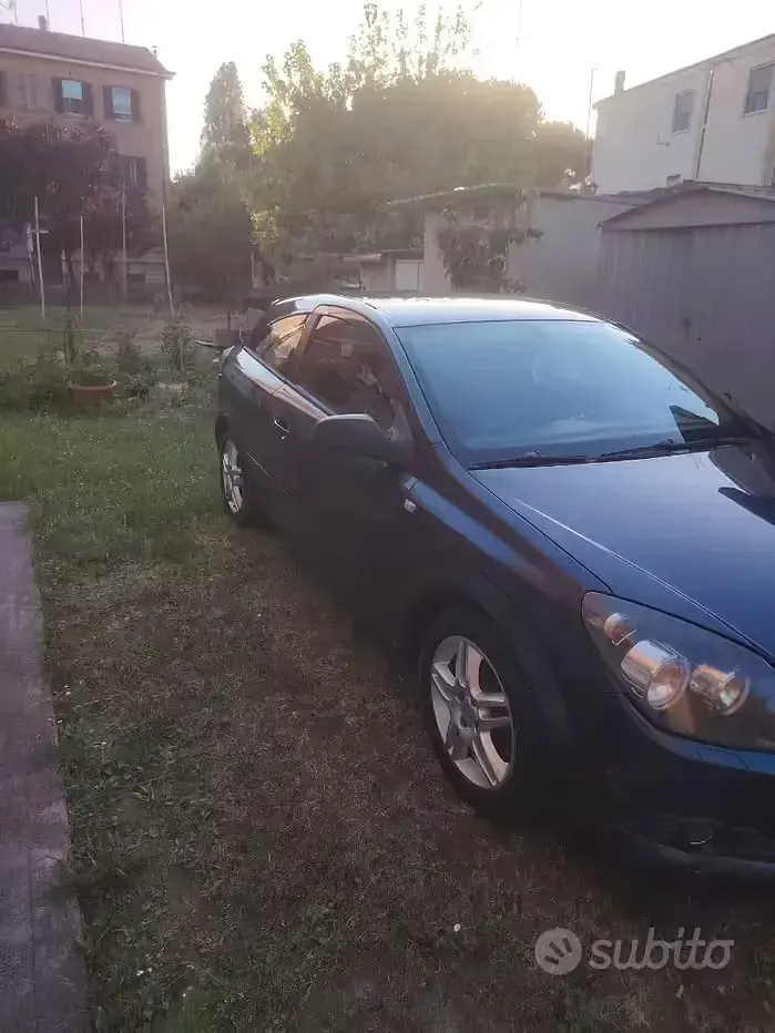 Usata Opel Astra GTC 90 CV (66 kW) 2007 Bluazzurro Coupé