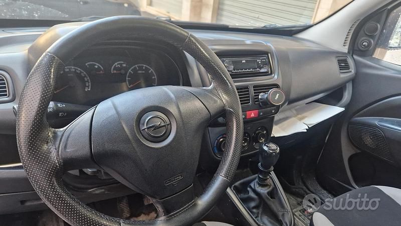 Usata Opel Combo 105 CV (77 kW) 2016 Monovolume