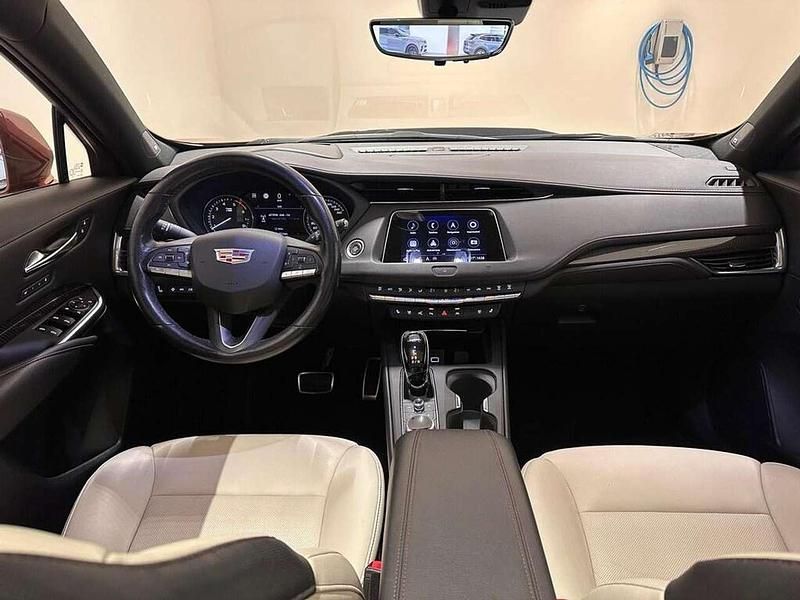 Usata Cadillac XT4 174 CV (127 kW) 2020 Arancione SUV