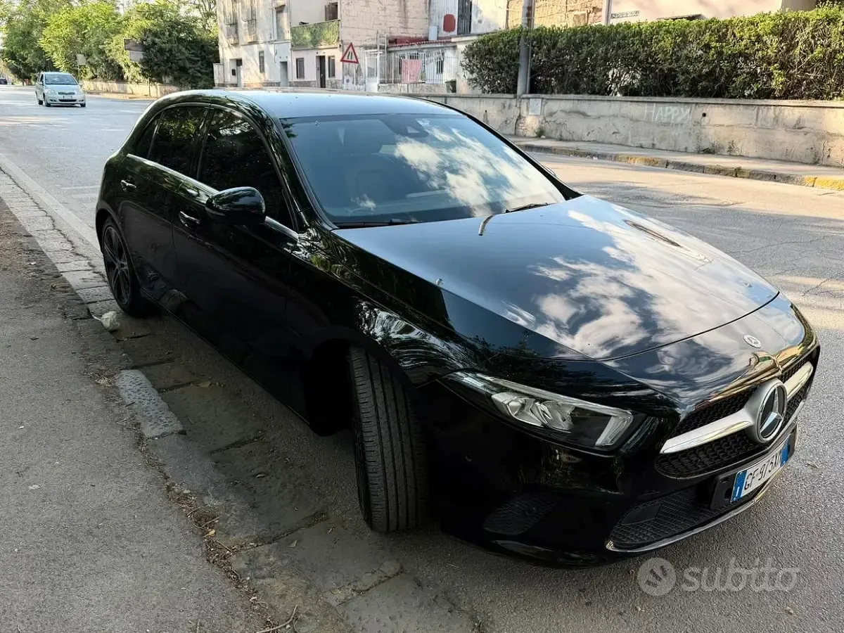 Usata Mercedes A200 163 CV (119 kW) 2018 Nero Berlina