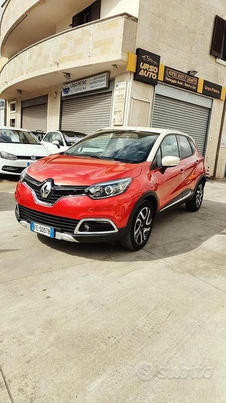 Usata Renault Captur 110 CV (80 kW) 2016 Rosso SUV