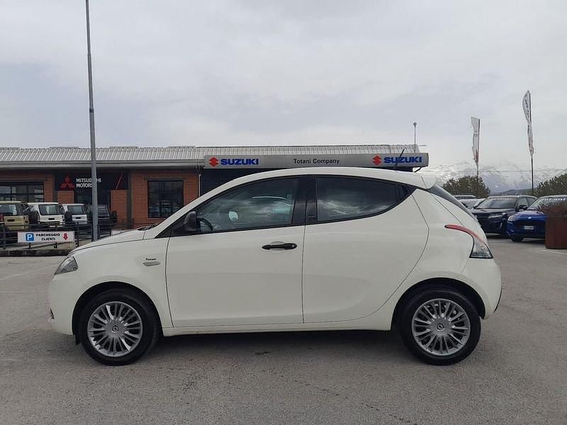 Usata Lancia Ypsilon Silver 69 CV (50 kW) 2020 Bianco Utilitaria