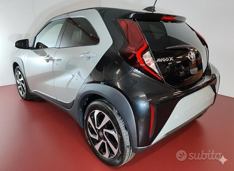 Nuova Toyota Aygo X Trend 72 CV (52 kW) 2025 Verde SUV