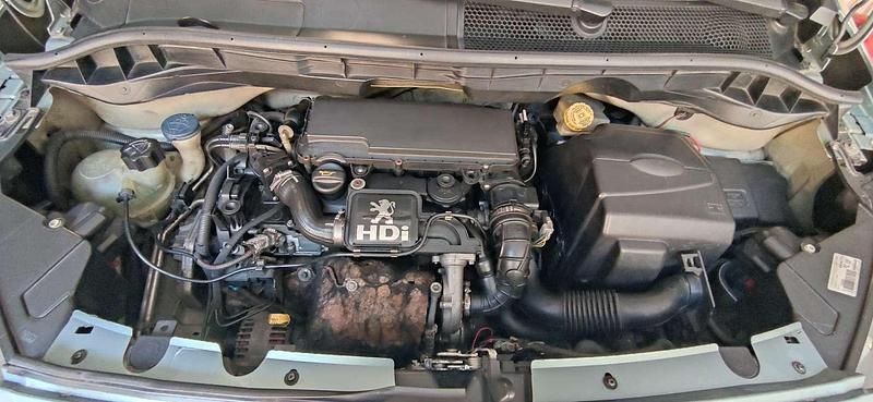 Usata Peugeot 1007 68 CV (50 kW) 2005 Blu/azzurro Monovolume