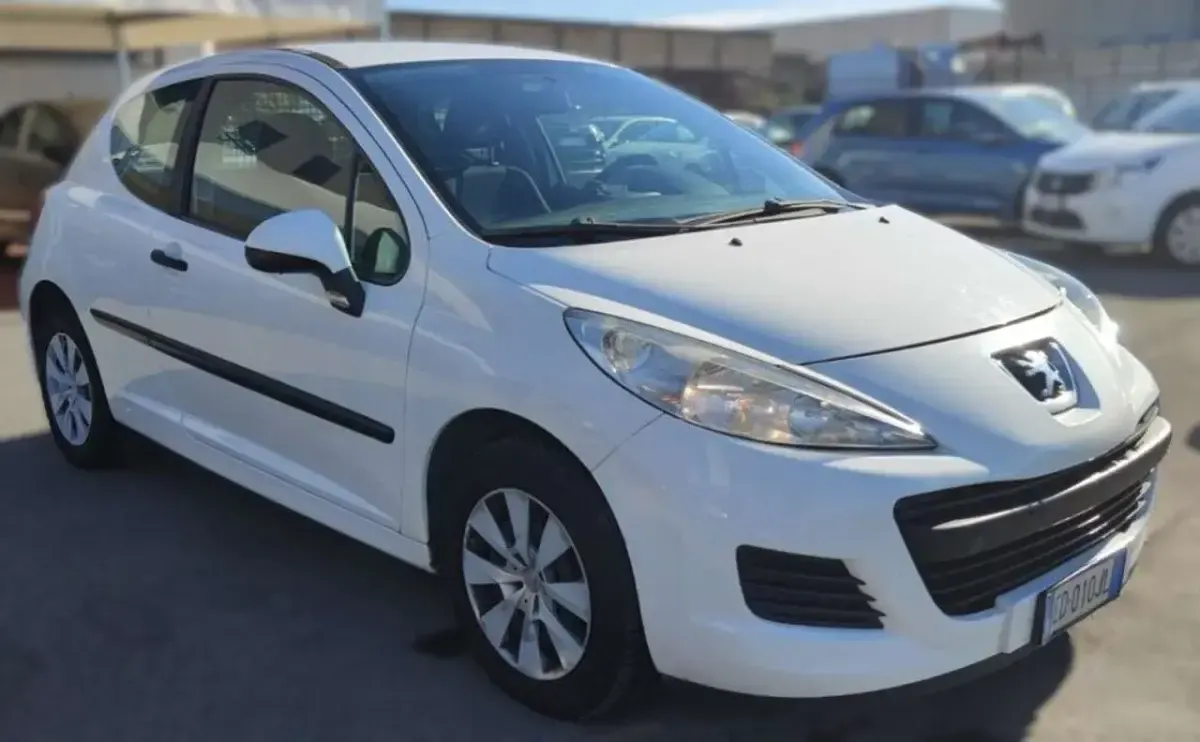Usata Peugeot 207 68 CV (50 kW) 2010 Bianco Furgone