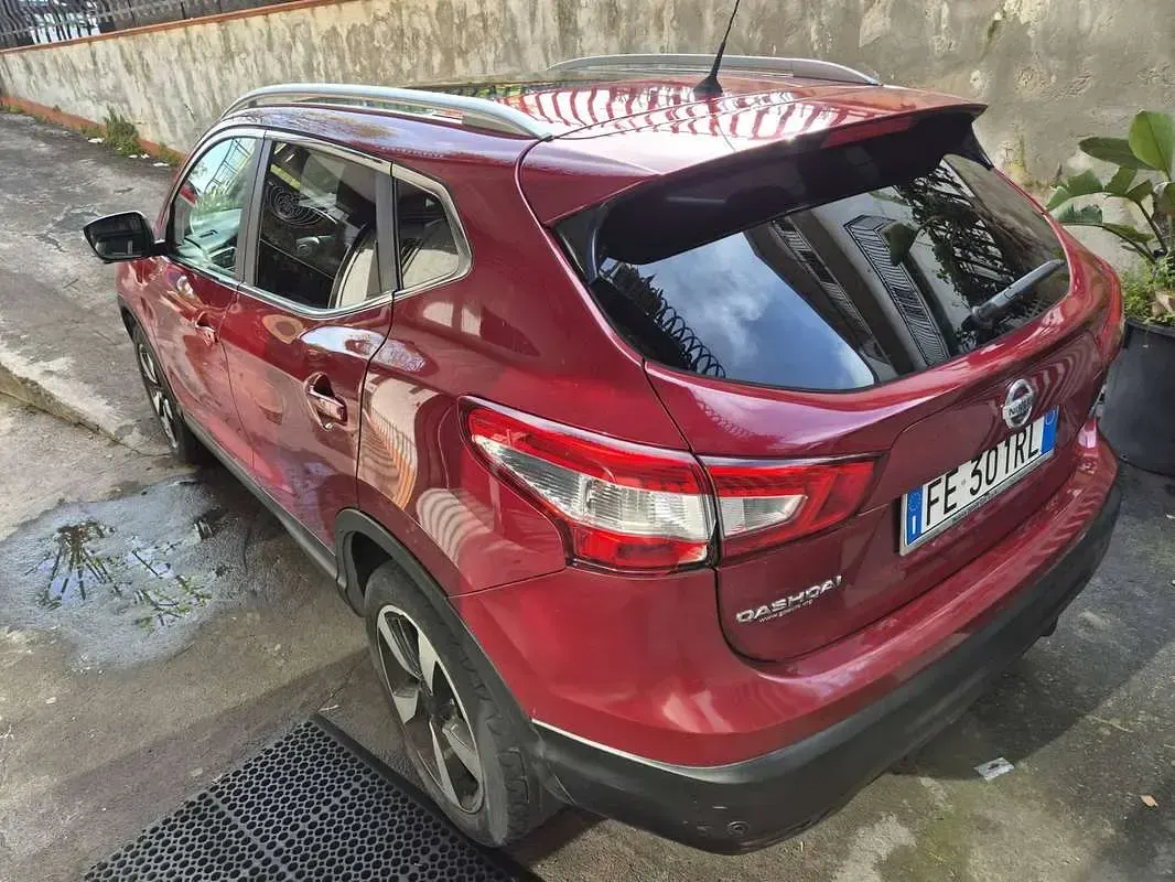 Usata Nissan Qashqai 110 CV (80 kW) 2016 Rosso SUV