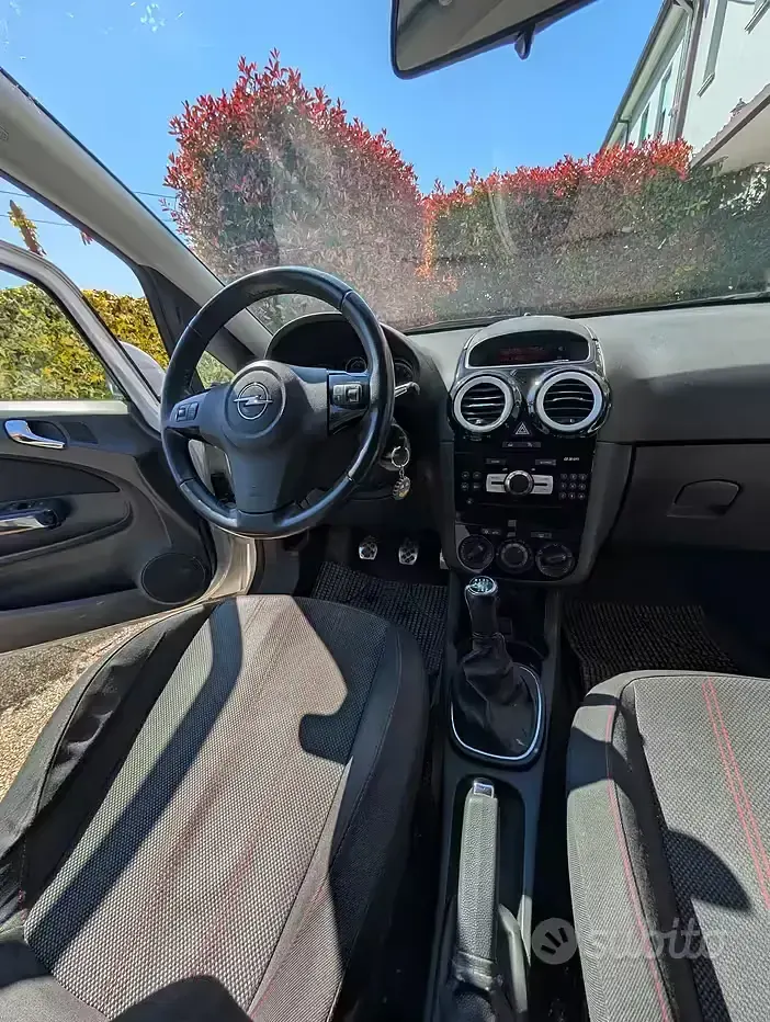 Usata Opel Corsa 95 CV (69 kW) 2011 Bianco Utilitaria