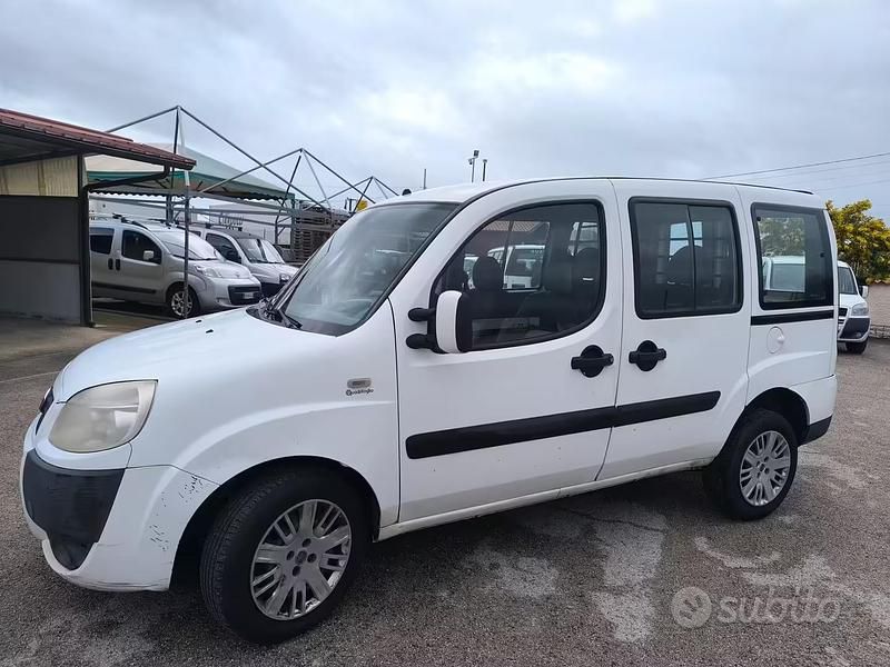 Usata Fiat Doblò Active 105 CV (77 kW) 2008 Bianco Monovolume