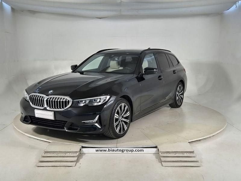 Usata BMW 320e Luxury Line 190 CV (139 kW) 2021 Nero Station wagon