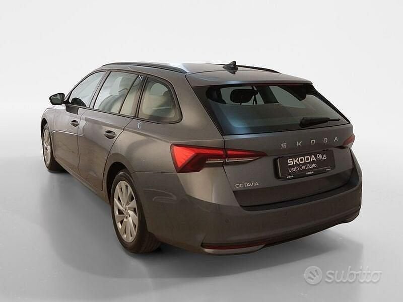 Usata Skoda Octavia Executive 150 CV (110 kW) 2024 Grigio Station wagon