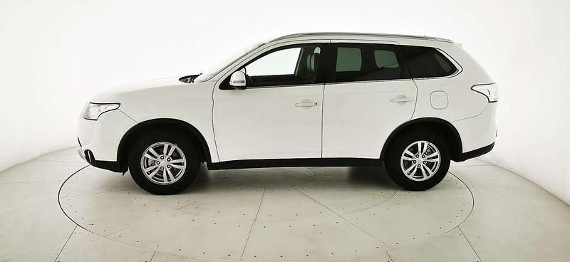 Usata Mitsubishi Outlander Instyle 150 CV (110 kW) 2015 Bianco SUV