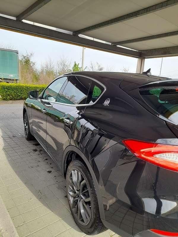 Usata Maserati Levante 250 CV (183 kW) 2018 Nero SUV