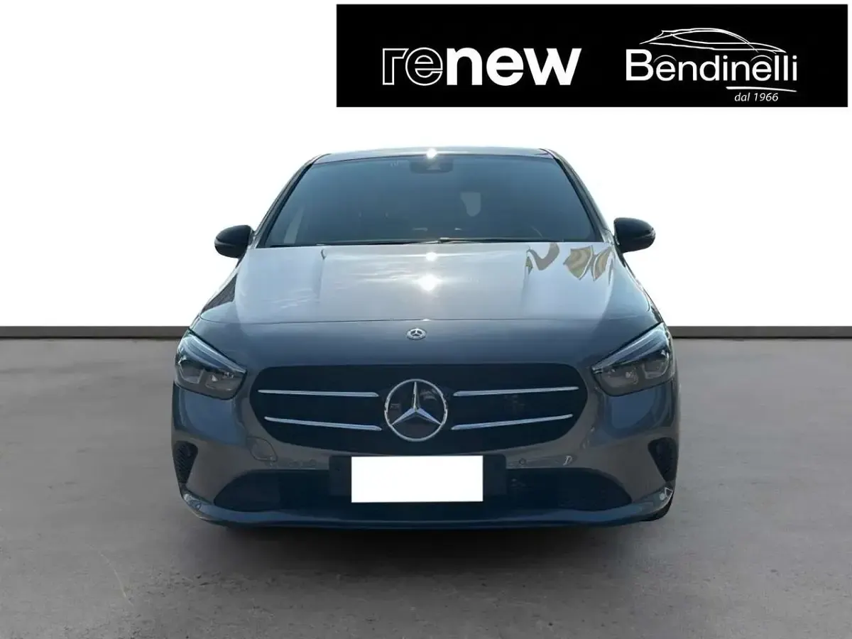 Usata Mercedes B180 136 CV (100 kW) 2019 Grigio Monovolume