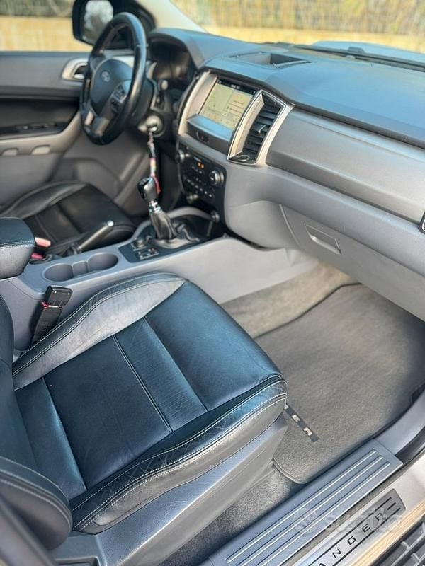 Usata Ford Ranger Limited 160 CV (117 kW) 2018 Grigio Pick-up