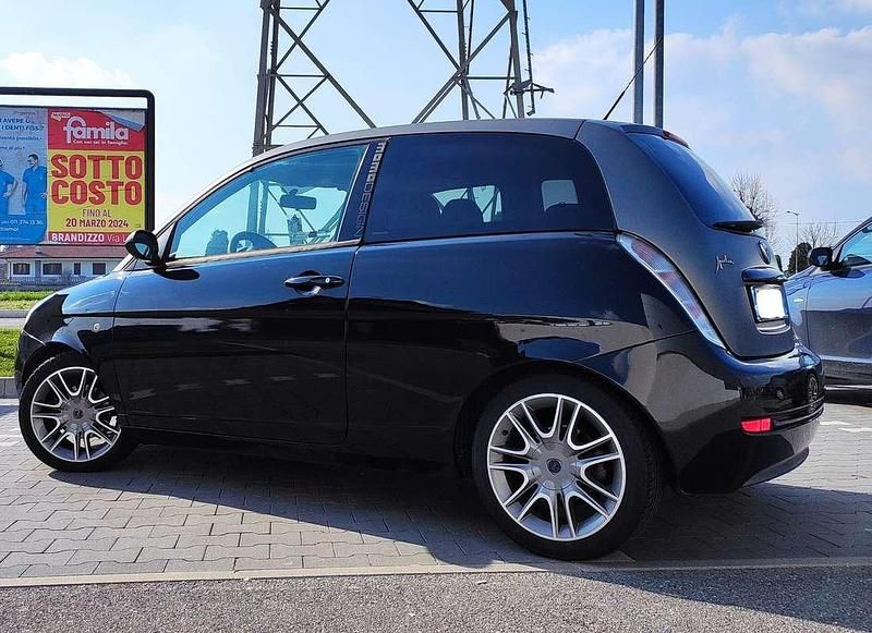Usata Lancia Ypsilon 95 CV (69 kW) 2007 Nero Utilitaria